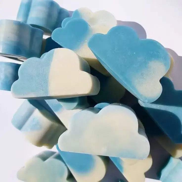 Cloud-Shaped Natural Herbal Whitening Soap